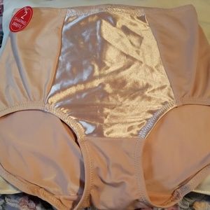 Body foam shaping briefs